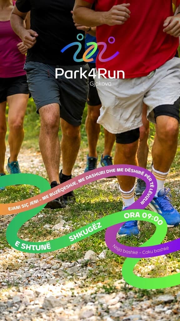Vrapues në shtegun me zhavorr të Shkugëzës, me shiritin e Park4Run mbi fotografi.